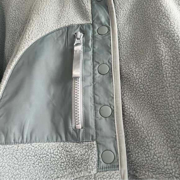 New with tags, Ricki's cozy fleece jacket, Medium, beautiful blue, warm and cozy - Picture 5 of 8